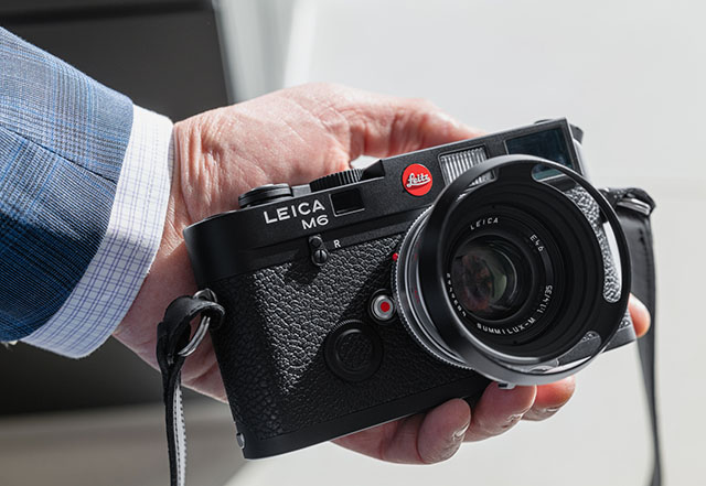 The second shade for the Steel Rim is an E46 ventilated shade so you can use filters (Leica product no 12 486). Unfortunately this one produces vignetting, so Leica is working on making another version. Or use the Overgaard E46 ventilated shade. Photo: David Farkas. 