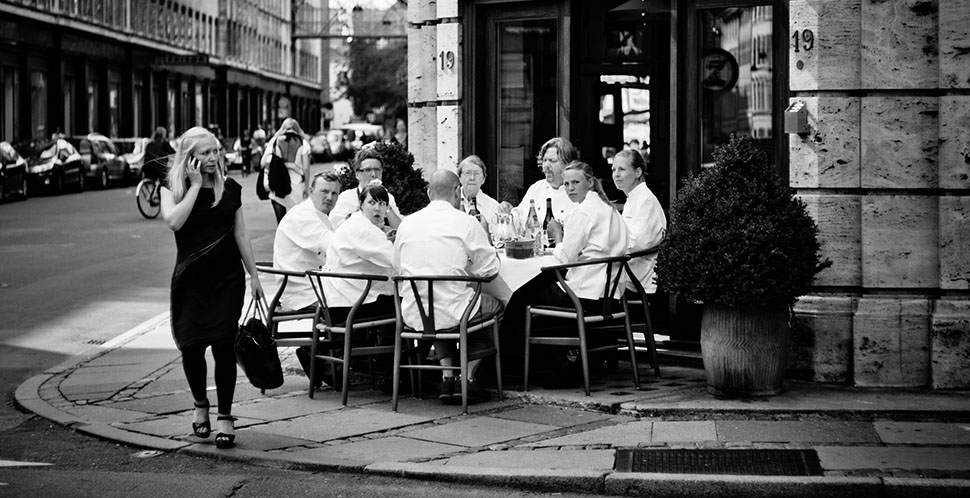 "Copenhagen Lunch Break" outside of "Restaurant Møntergade". Leica M9 with Leica 50mm Summicron-M f/2.0 II (1956). © Thorsten Overgaard. 