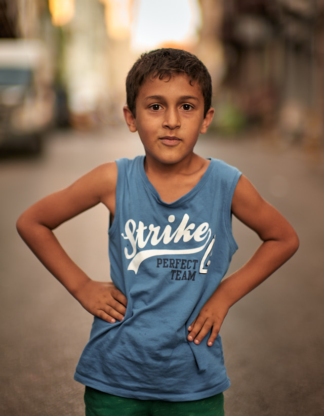 Photographing kids in Istanbul. Leica SL2 with Leica 50mm Noctilux-M ASPH f/0.95. © Thorsten Overgaard. 