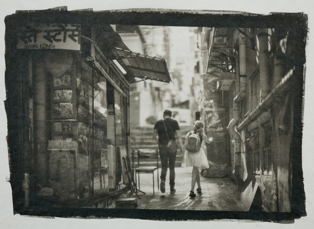 A In 2014 Lawrence Wong did my workshop in Hong Kong and made a great photograph of my and my daughter Robin Isabella walking in the late afternoon. A year later he had Manuel Gomes Teixeira make a print as a gift for us. 