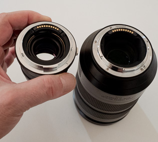 Leica L-mount lenses with contact strip