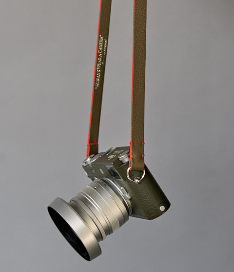 "Yosemite" camera strap in Safari Green in the Leica M10-P Safari.