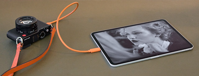 Off-loading images to the iPad from the Leuca D-Lux 8. © Thorsten Overgaard. 