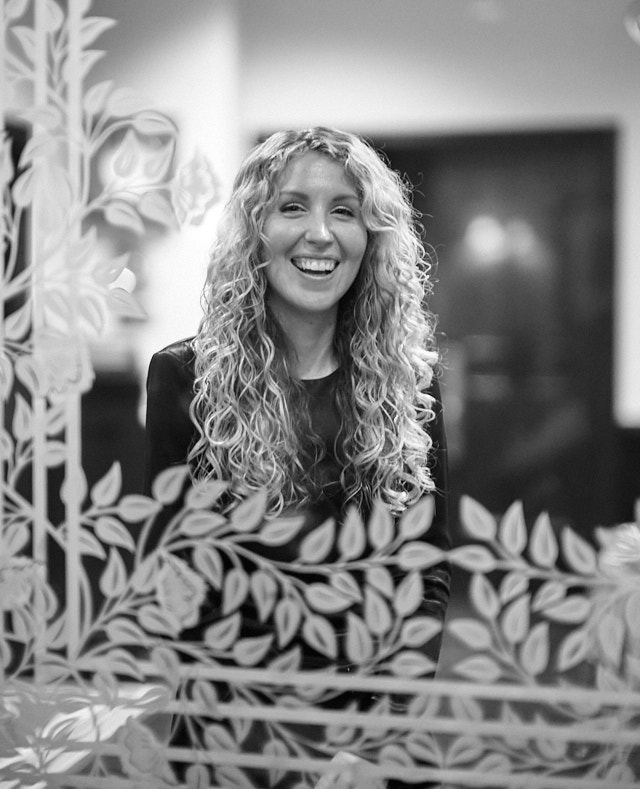My daughter in law Brittany. Leica M11 wiith Leica 50mm Noctilux-M ASPH f/0.95. © Thorsten Overgaard.