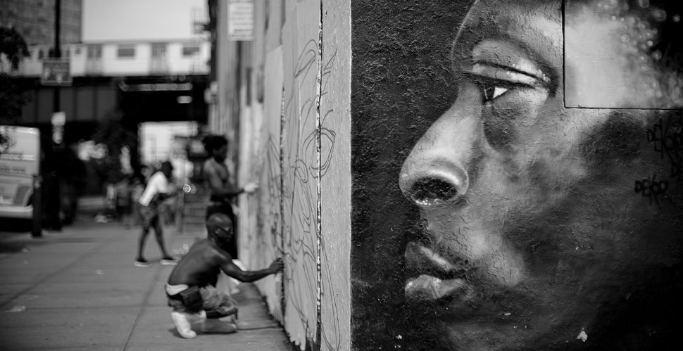 Jackson Avenue/Crane Street in Brooklyn, New York. Leica M9 and Leica 50mm Summicron-M f/2.0 (Version II).  © 2012-2013 Thorsten Overgaard