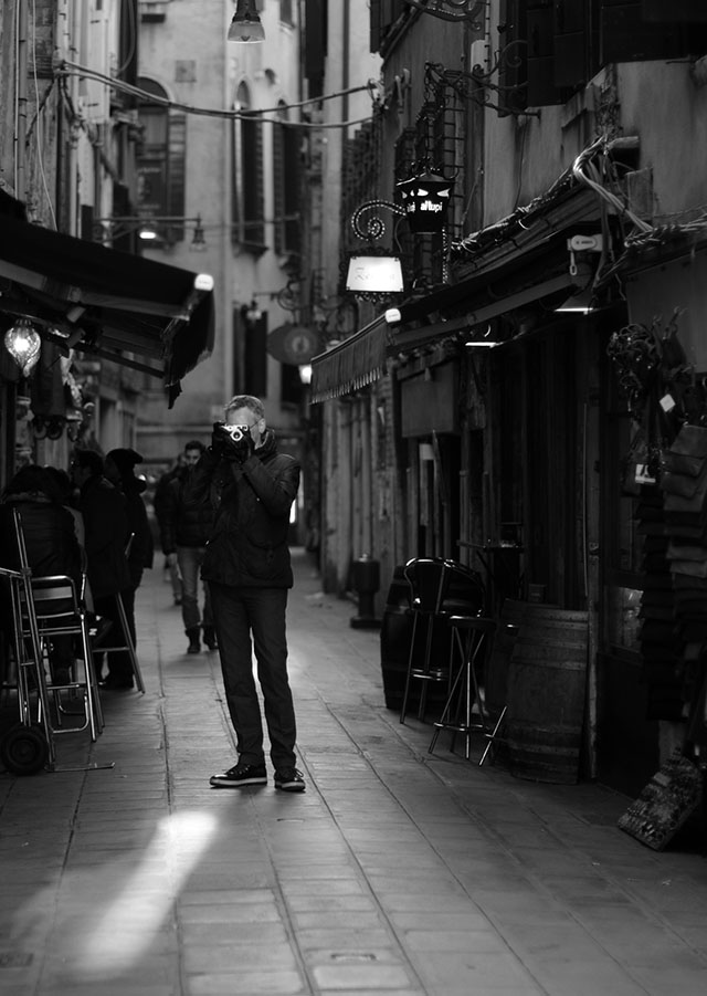 Manfred Osthues in Venice by Thorsten Overgaard.