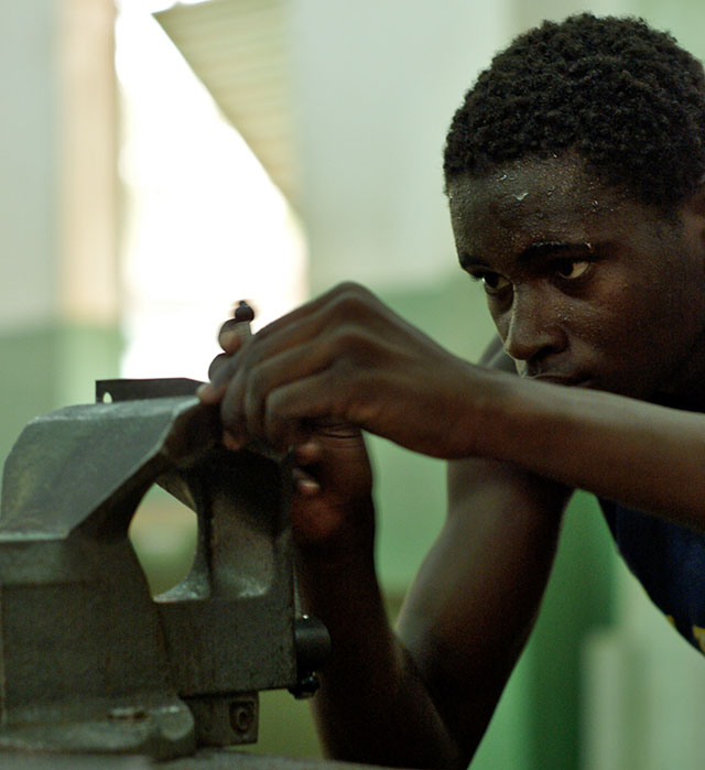 Technical school in Burkina Faso. Leica R9 with Leica 80mm Summilux-R f/1.4. © Thorsten von Overgaard.