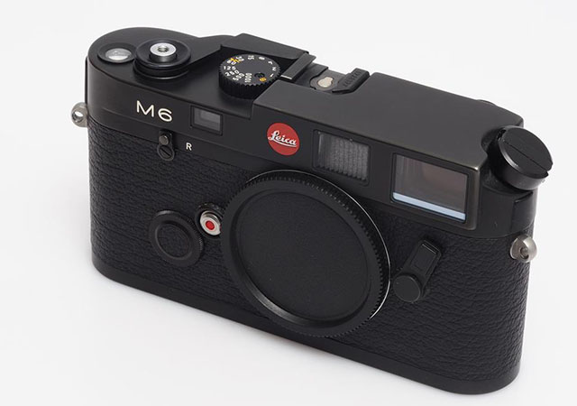 1987 - Leica M6 with "M6" and no LEICA engraved on the front