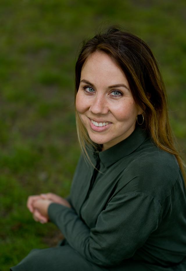 Nathalie Csorvasi in Frankfurt. Leica TL2 with Leica 50mm Summilux-SL ASPH f/1.4. © Thorsten Overgaard.