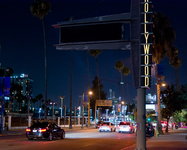 6400 ISO photo from Hollywood at night. Leica TL2 with Leica 35mm Summilux-TL ASPH f/1.4. © 2017 Thorsten Overgaard.