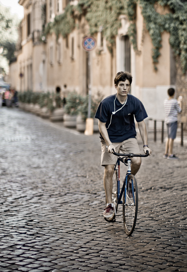 Sunset on via Giulia in Rome. Leica TL2 with Leica 50mm Noctilux-M ASPH f/0.95. © 2017 Thorsten Overgaard.