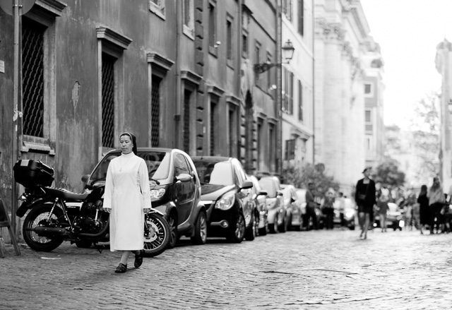 Rome. Leica TL2 with Leica 50mm Noctilux-M ASPH f/0.95. © 2017 Thorsten Overgaard.  