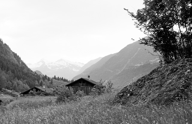 The mountains of Switzerland. Leica TL2 with Leica 35mm Summilux-TL ASPH f/1.4. © 2017 Thorsten Overgaard.