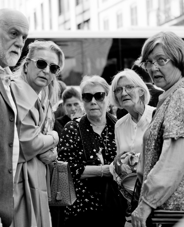 Street photography in Paris. Leica TL2 with Leica 35mm Summilux-TL ASPH f/1.4. © 2017 Thorsten Overgaard. 