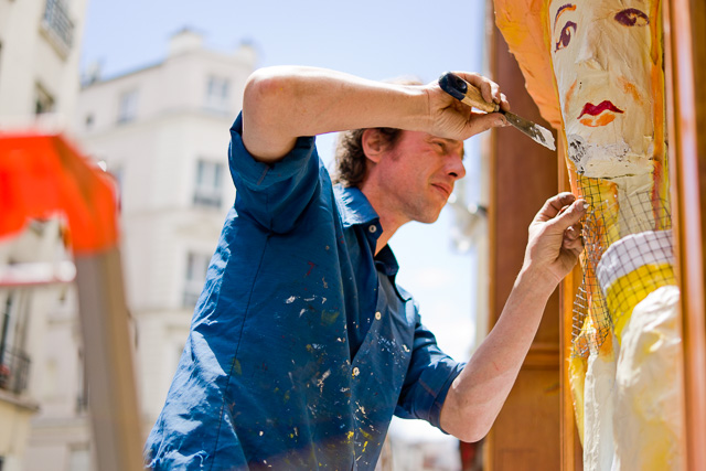An artist working on a sculpture outside LUSH Bar in Paris. Leica TL2 with Leica 35mm Summilux-TL ASPH f/1.4. © 2017 Thorsten Overgaard.