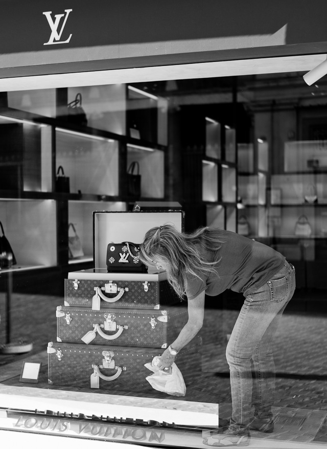 Getting ready for travel. Leica TL2 with Leica 35mm Summilux-TL ASPH f/1.4. © 2017 Thorsten Overgaard.