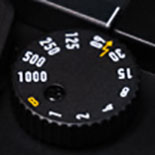 Small shutter speed dial.
"Reissue" 2022
Made in Wetzlar.