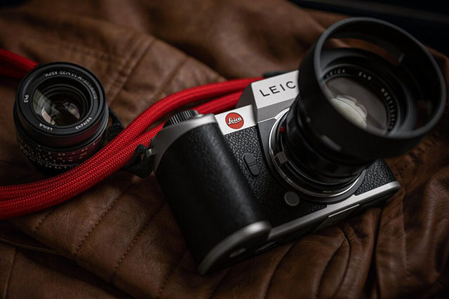 Leica SL2 in silver (as of June 2023).