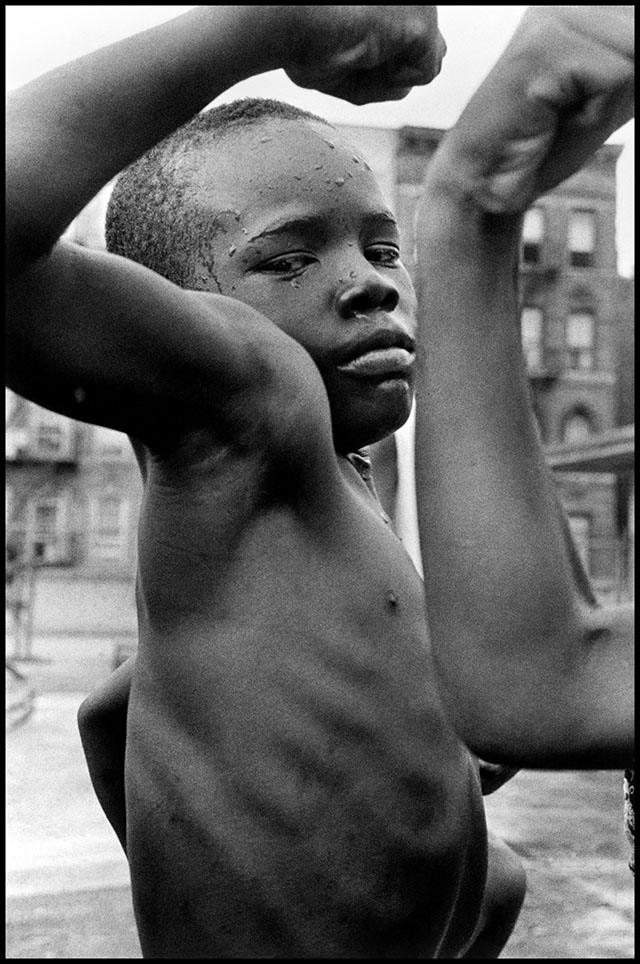 Harlem, New York (1963) by Leonard Freed (1929-2006 ).