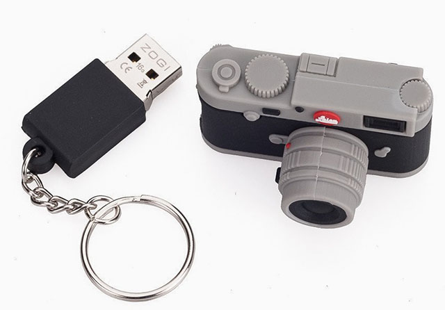 Buy this cute 16GB memory stick in the shape of the Leica M10 while you might still have some USB ports to put it into (it's all chaning to Thunderbolt 3 / USB-C soon).