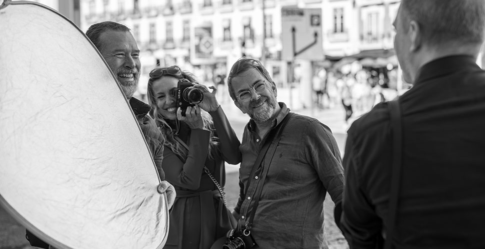 Bill Hite, Layla Bego and Thorsten Overgaard making a portrait of Kim in the Lisbon workshop. Photo by Jörg Doerper. Leica M11 with Leica 50mm Summilux-M ASPH f/1.4.