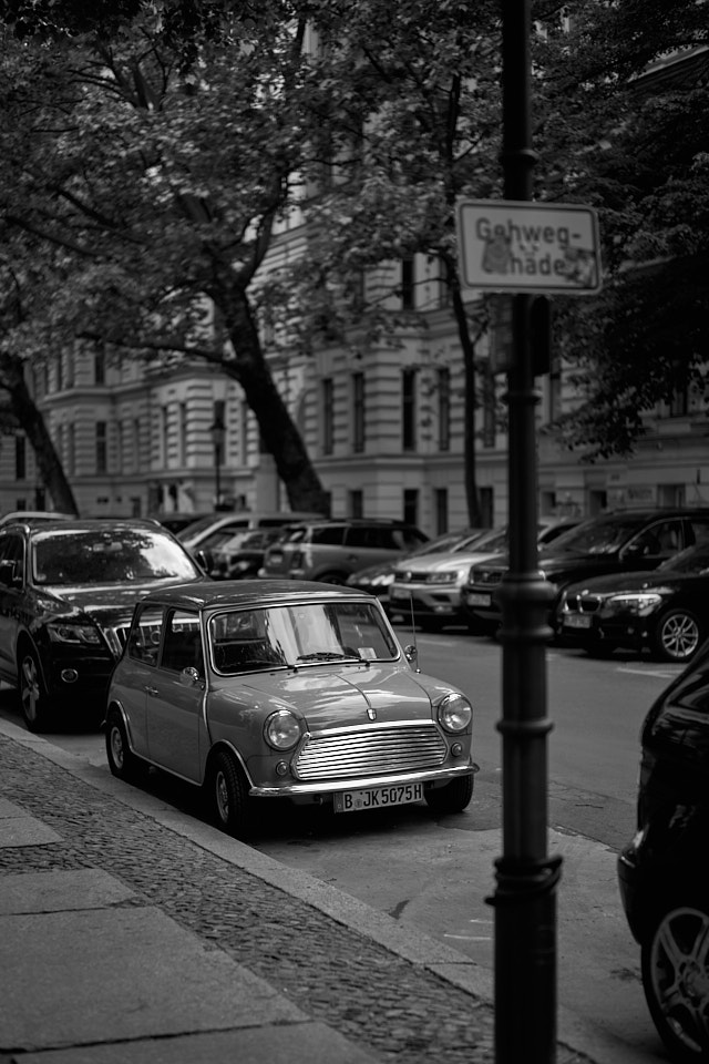 Berlin. Leica M11 with Leica 50mm Summilux ASPH f/1.4 BC. © Thorsten Overgaard. Morris MINI