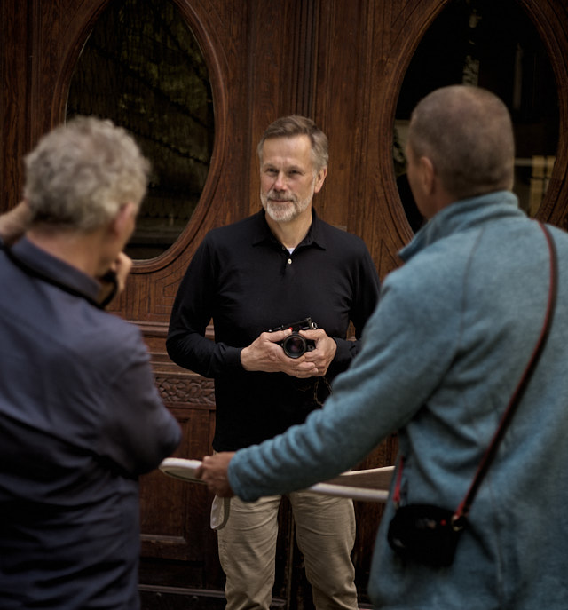 Portrait photography in the Berlin Workshop. Leica M11 with Leica 50mm Summicron f/2.0 II Rigid. © Thorsten Overgaard. 