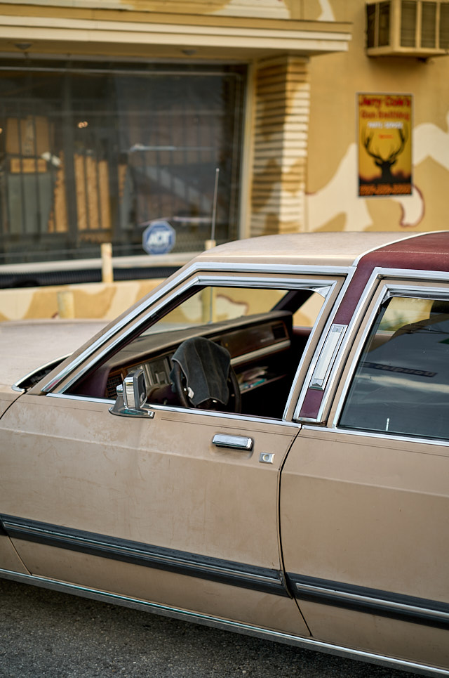 A Ford Mercury Grand Marquis 1983 in the hot sun. Leica M11 with Leica 50mm APO-Summicron f/2.0 LHSA. © Thorsten Overgaard. 