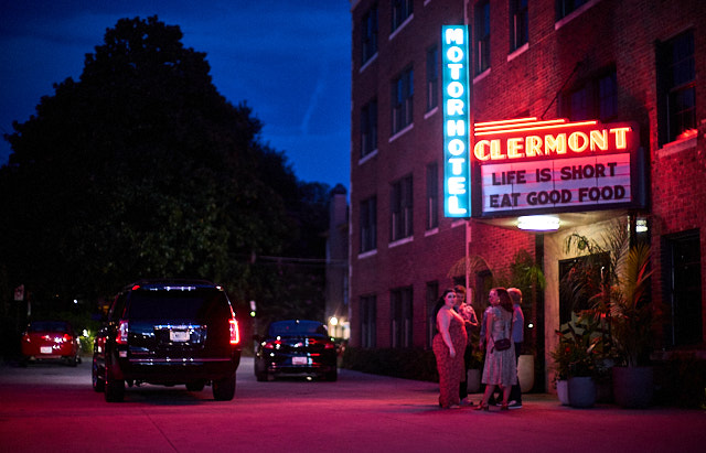 Hotel Clermont in Atlanta. Leica M11 with Leica 50mm Noctilux f/0.95 FLE. © Thorsten Overgaard. 