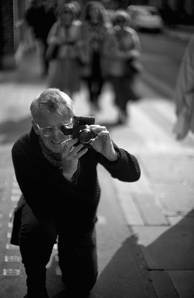Simon Hocken out and about witht he Leica M10. Leica M11 with Leica 50mm Noctilux-M ASPH f/0.95. © Thorsetn Overgaard. 