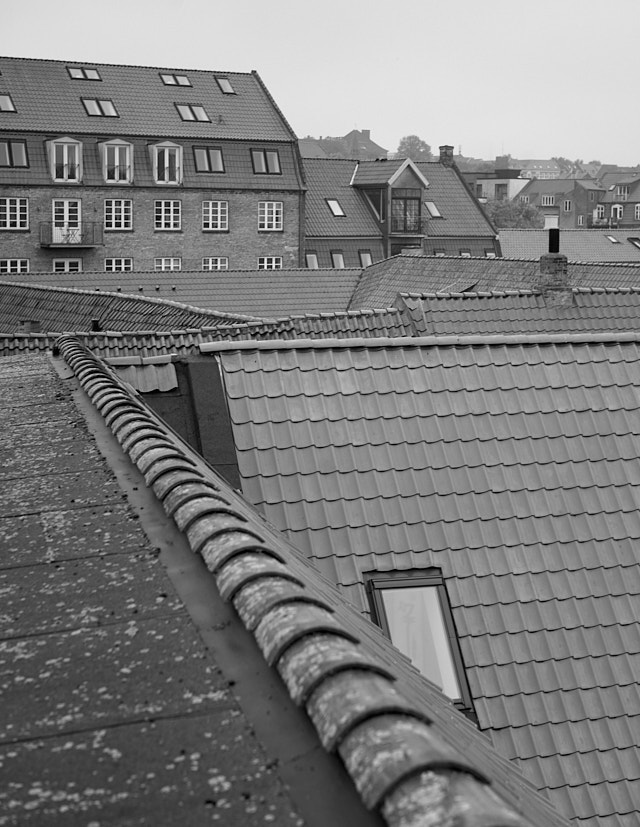 Above the rooftops in Aarhus, Denmark. Leica M10-P with Leica 50mm Summilux-M ASPH f/1.4. © Thorsten von Overgaard.