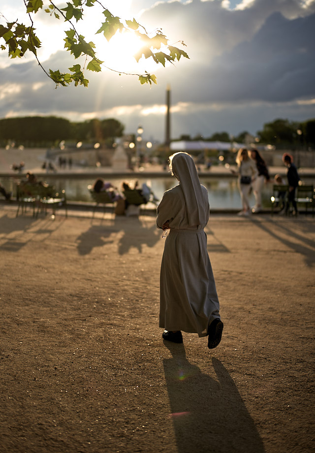 "A Walk in the Park". Leica M10-P with Leica 50mm Summilux-M ASPH f/1.4 BC. © Thorsten Overgaard.