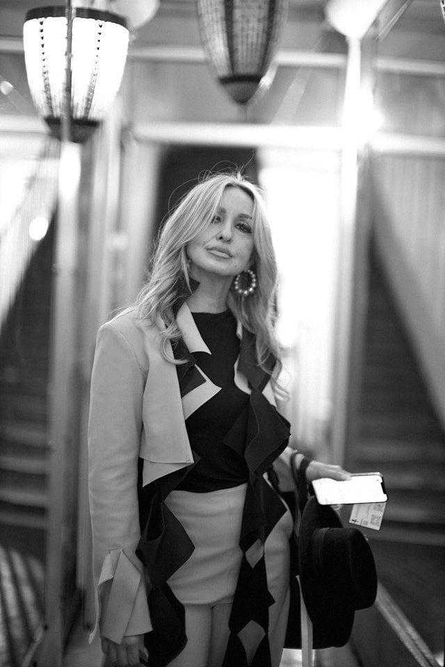 Layla Bego. Sometimes you have to go to Paris to find a good hairdresser. Leica M10-P with Leica 50mm Summilux-M ASPH f/1.4 BC. © Thorsten Overgaard.