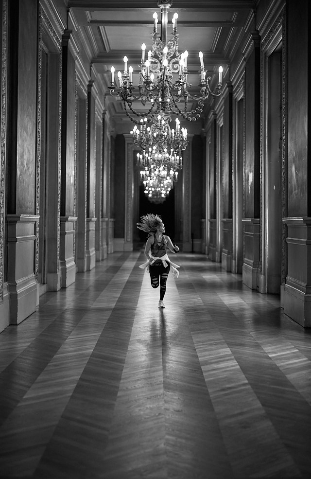 "Running in the Opera" in Paris 2021. Leica M10-P with Leica 50mm Summilux ASPH f/1.4. ©Thorrsten Overgaard. 

