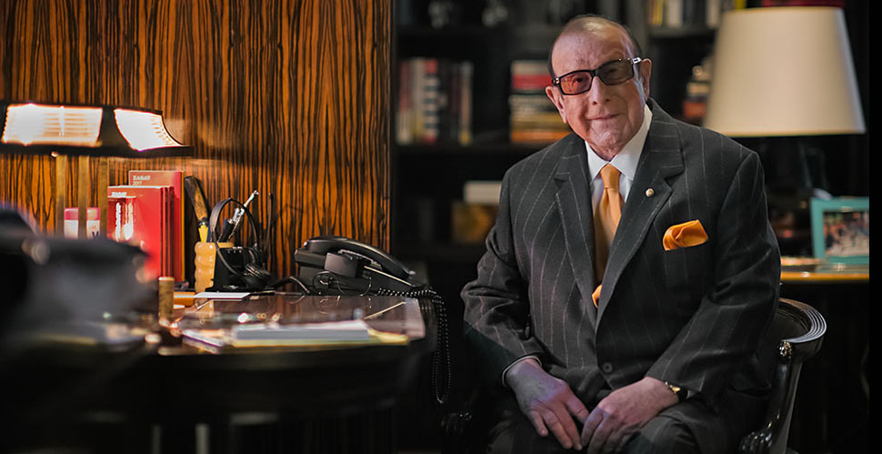 Clive Davis in his home office in New York. Leica M10-P with 7artisans 75mm f/1.25. © Thorsten von Overgaard. 