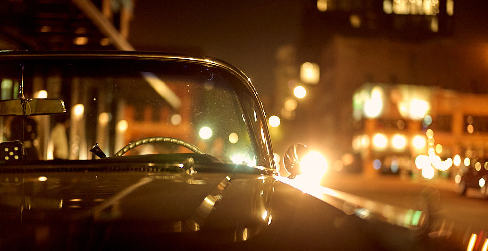 A swanky car parked in Chicago at night. Leica M10-P with Leica 50mm Summilux-M ASPH f/1.4. © Thorsten von Overgaard. 