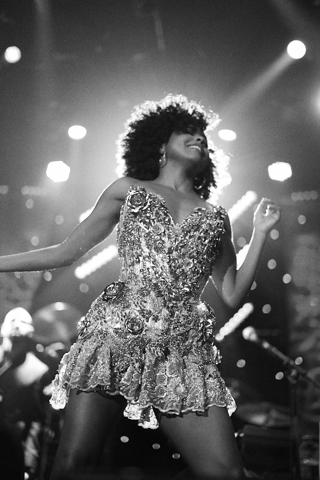 Clive Davis' personal discovery he wanted to present to the audience this evening was Adrienne Warren who performed two songs by Tina Turner. The voice and personality impressed the audience who acknowledged loud and standing. Leica M10-P with Leica 50mm Summilux-M ASPH f/1.4 © Thorsten Overgaard.