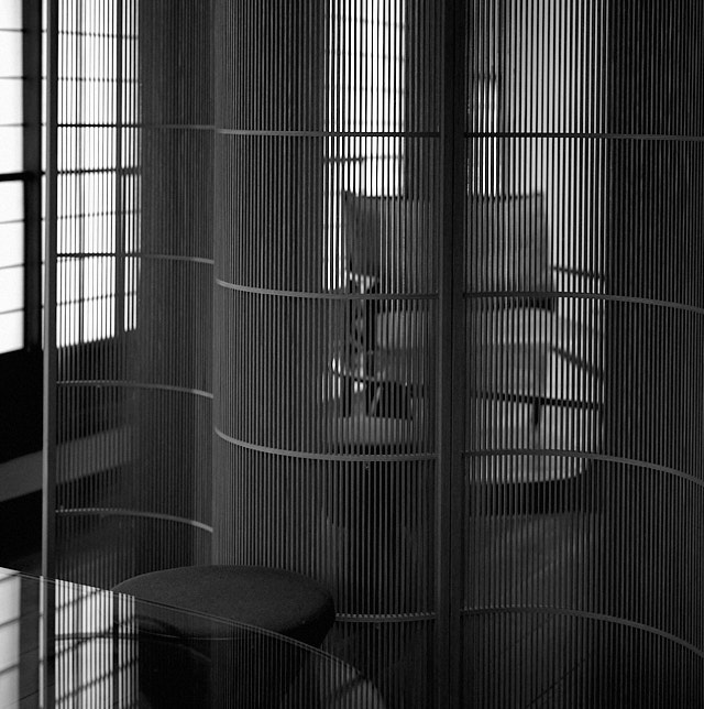 Herman Miller furniture in the Leica Gallery Kyoto. Leica M10-R with Leica 50mm APO-Summicron-M ASPH f/2.0 LHSA. © Thorsten Overgaard.