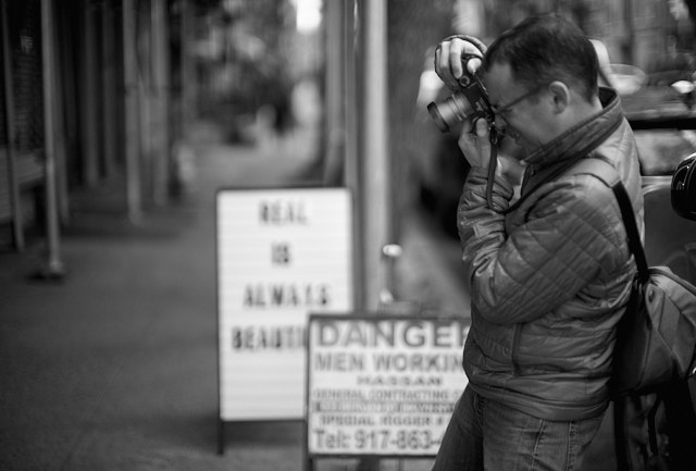 Men at work at 9th Street. Leica M10-R with Leica 50mm Noctilux-M ASPH f/0.95. © Thorsten Overgaard. 

