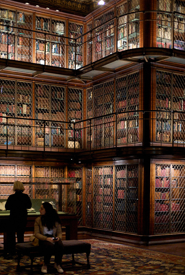 Inside the library at J P Morgan Library & Museum (on 225 Madison Avenue), which was the private library of a collector. I didn't read through all the titles, but from what I noticed, it looked more like a book collector library than library of an avid book reader. A fascinating room, and you cannot help imagining yourself spending a life inside those walls. Leica M10-R with Leica 50mm Noctilux-M ASPH f/0.95. © Thorsten Overgaard. 