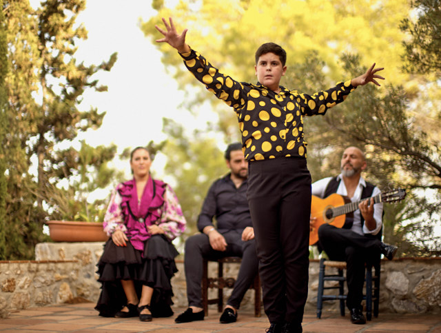 Flamenco is a style of Spanish music, played on the guitar and accompanied by singing and dancing. Leica M10-P with Leica 50mm Noctilux-M ASPH f/0.95. © Thorsten Overgaard. 