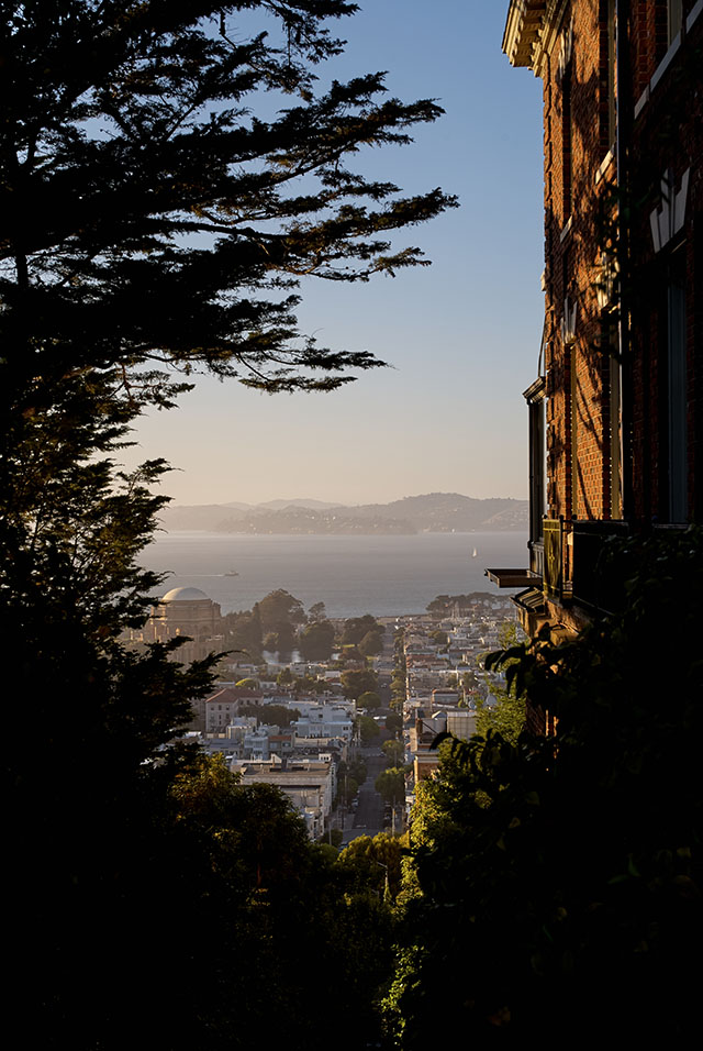 2898 Braodway in San Francisco. Leica M10-P with Leica 50mm Summilux-M ASPH f/1.4. © Thorsten Overgaard. 

