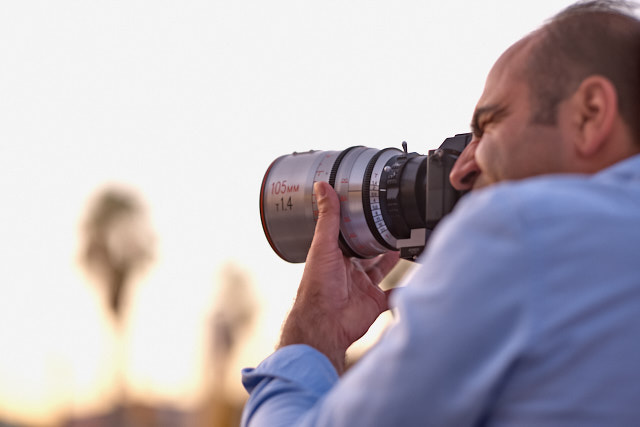 Tim with the 105mm f/1.4 on the Sony. Cinoflex MASTERBUILT 25mm f/1.4 on Leica M10-P Safari. © Thorsten Overgaard. 