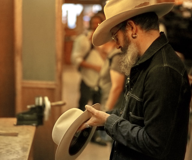 Collins in JJ Hat Center on 5th Ave making a hat for one of the workshop students. Leica M10-P with Leica 50mm Summilux-M ASPH f/1.4. © Thorsten Overgaard.