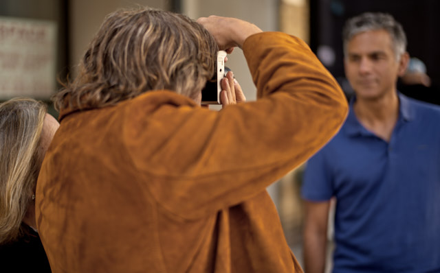 James and Ann photographing Sridhar in the New York Workshop. Leica M10-P with Leica 50mm Summilux-M ASPH f/1.4. © Thorsten Overgaard.