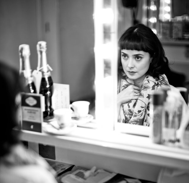 Actress Rebecca Grant in the dressing room in London. Leica M 240 with Leica 50mm Noctilux-M ASPH f/0.95 at 200 ISO, 1/125 sec. © 2014-2016 Thorsten Overgaard. 