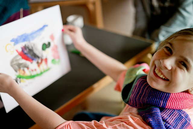 Robin with her water drawing ... Leica M 240 with Leica 50mm APO-Summicron-M ASPH f/2.0  