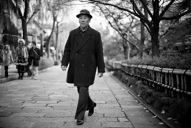 The Philsopher’s Path is a canal through parts of Kyoto that is lined with hundreds of cherry trees. © Thorsten Overgaard