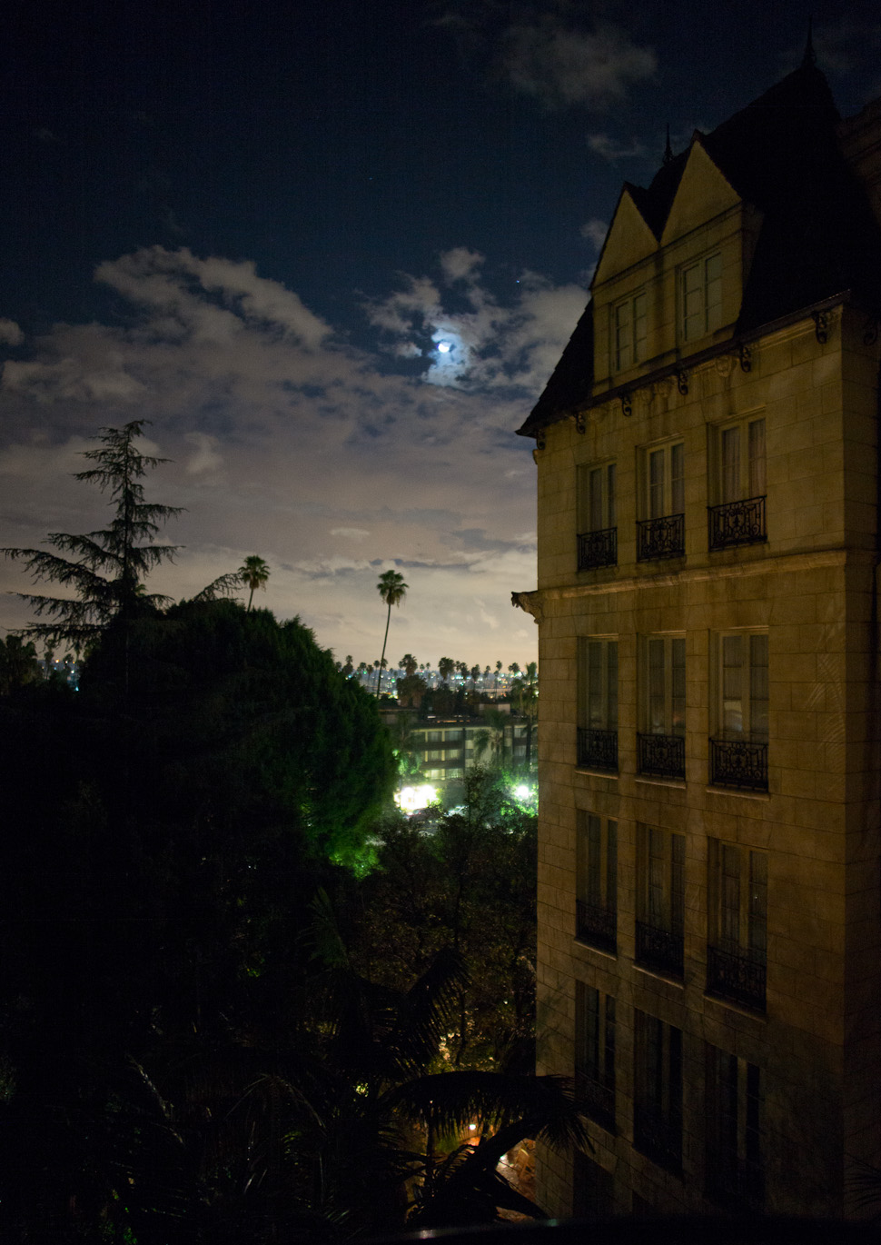 A moment of insomnia in Hollywood. Arrived in out home in LA and woke up 03.00 AM and had a moment alone with the moon and the sound of helicopters over the city. Leica M 240 with Leica 21mm Summilux-M ASPH f/1.4