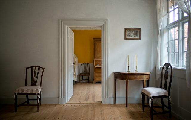 1800's interior. Leica M 240 with Leica 28mm Summilux-M ASPH f/1.4. 800 ISO, f/1.4, 1/500 second. © 2015-2016 Thorsten Overgaard.